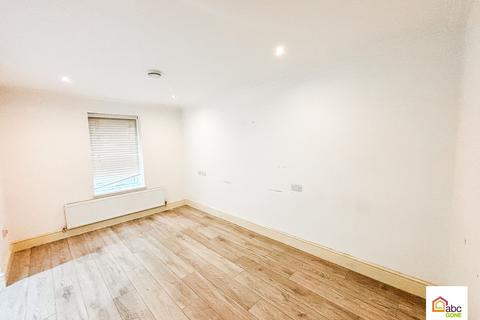 1 bedroom flat to rent, Flat 14 Jhumat Place, Ilford, essex, IG1 2BB, UK