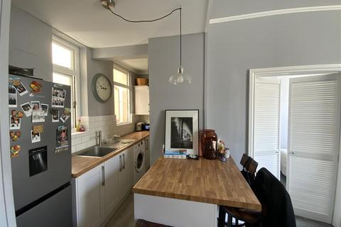 1 bedroom flat to rent, Brunswick Square, Hove