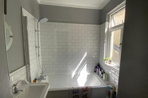 1 bedroom flat to rent, Brunswick Square, Hove
