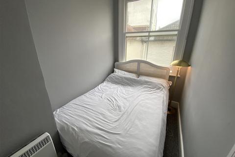 1 bedroom flat to rent, Brunswick Square, Hove