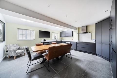 undefined, Warren Lane, Ashford, Kent, TN24