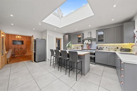 3 bedroom semi-detached house for sale, June Close, Coulsdon