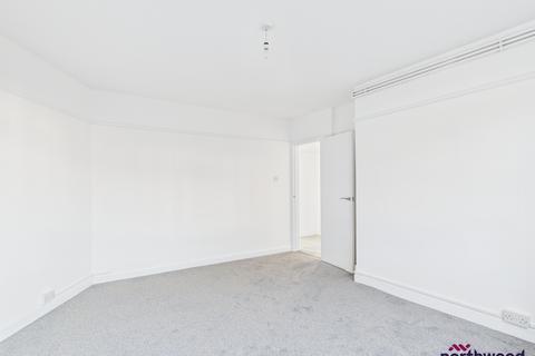 2 bedroom flat to rent, Seaside, Roselands, Eastbourne, BN22
