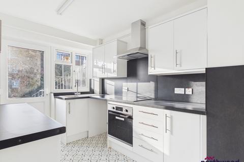 2 bedroom flat to rent, Seaside, Roselands, Eastbourne, BN22