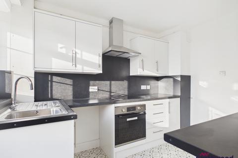 2 bedroom flat to rent, Seaside, Roselands, Eastbourne, BN22