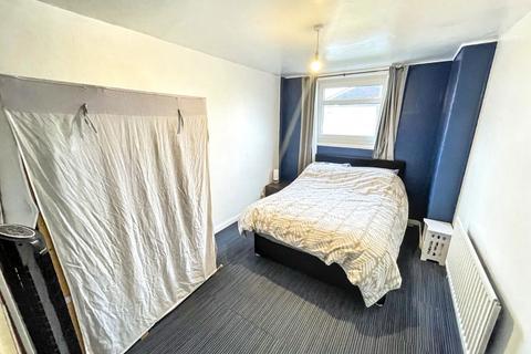 3 bedroom semi-detached house for sale, Hucklow Gardens, Harton Moor, South Shields, Tyne & Wear, NE34 0HZ