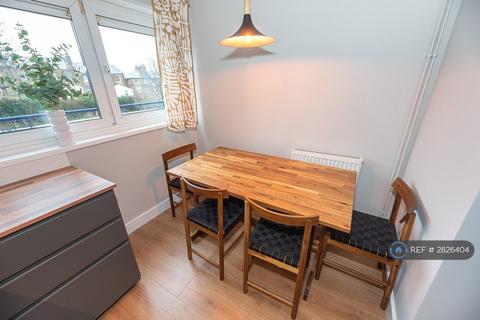 3 bedroom flat to rent, Archway, London, N19
