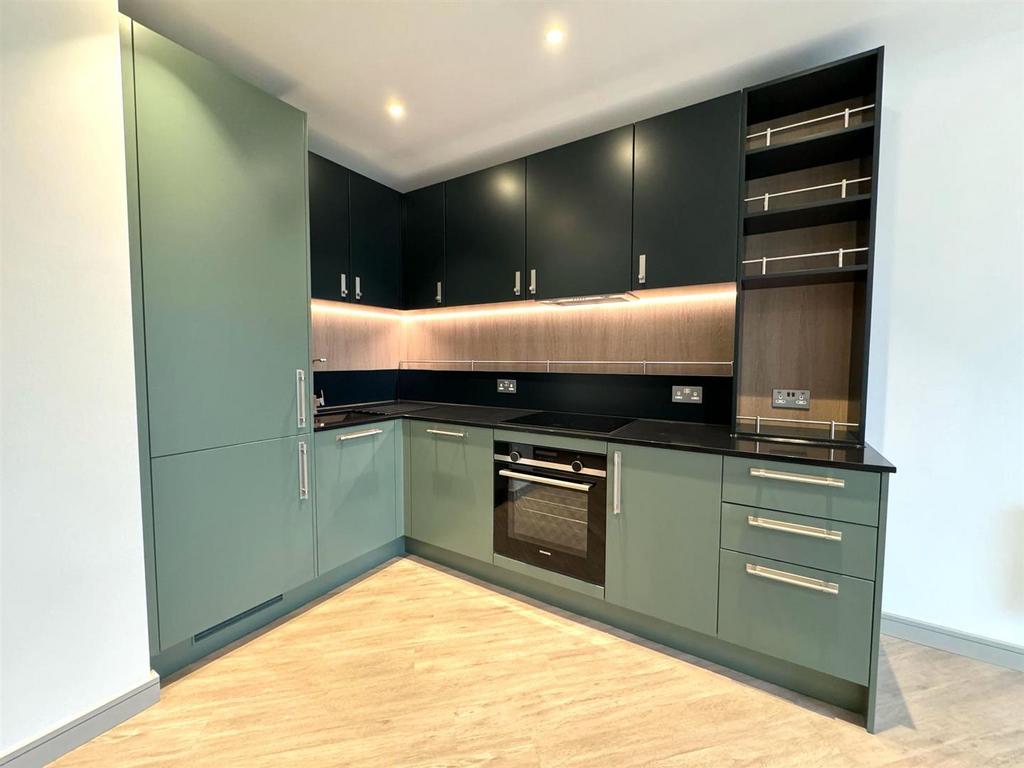 Kitchen pic 2.jpg