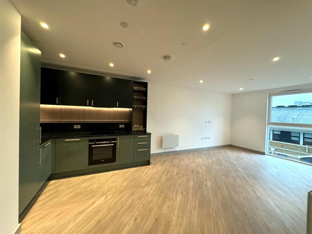 Living room pic 5.jpg