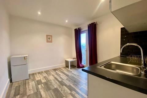 undefined, Mitcham CR4