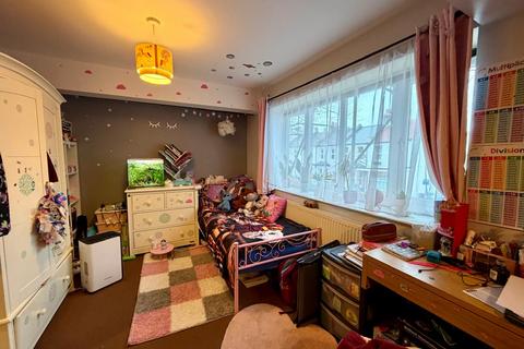 undefined, Mitcham CR4