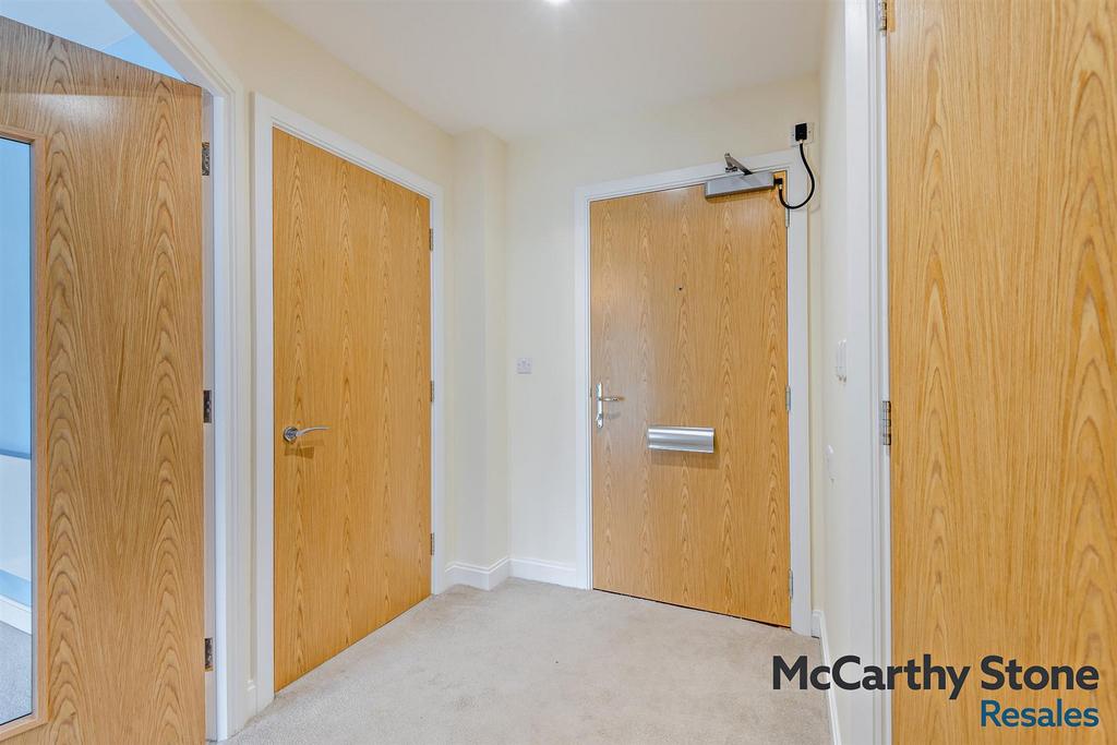 8681467-interior03-800.jpg