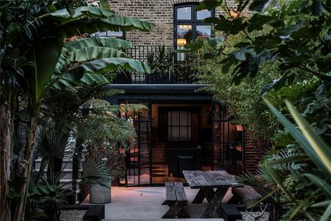 undefined, Colvestone Crescent, London, E8