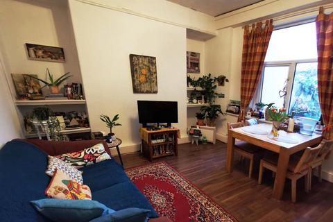 3 bedroom terraced house to rent, Oxford Street, Swansea, SA1