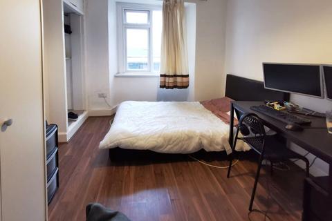 3 bedroom terraced house to rent, Oxford Street, Swansea, SA1