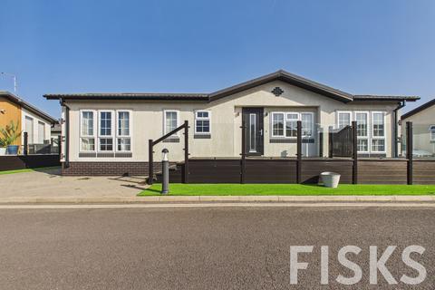 2 bedroom park home for sale, Oakside, Canvey Island, SS8