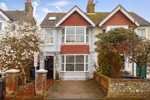 Woodlea Road, Worthing, BN13