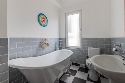 4 bedroom house for sale, Albany Road, Cardiff CF24