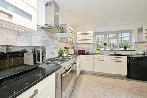 4 bedroom detached house for sale, The Lynch, Hoddesdon