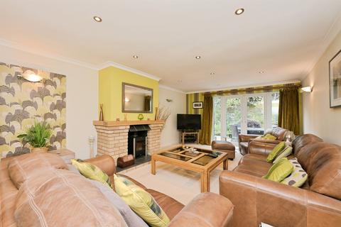 4 bedroom detached house for sale, The Lynch, Hoddesdon