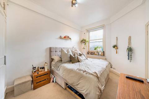 2 bedroom flat to rent, Finchley Road, London NW3