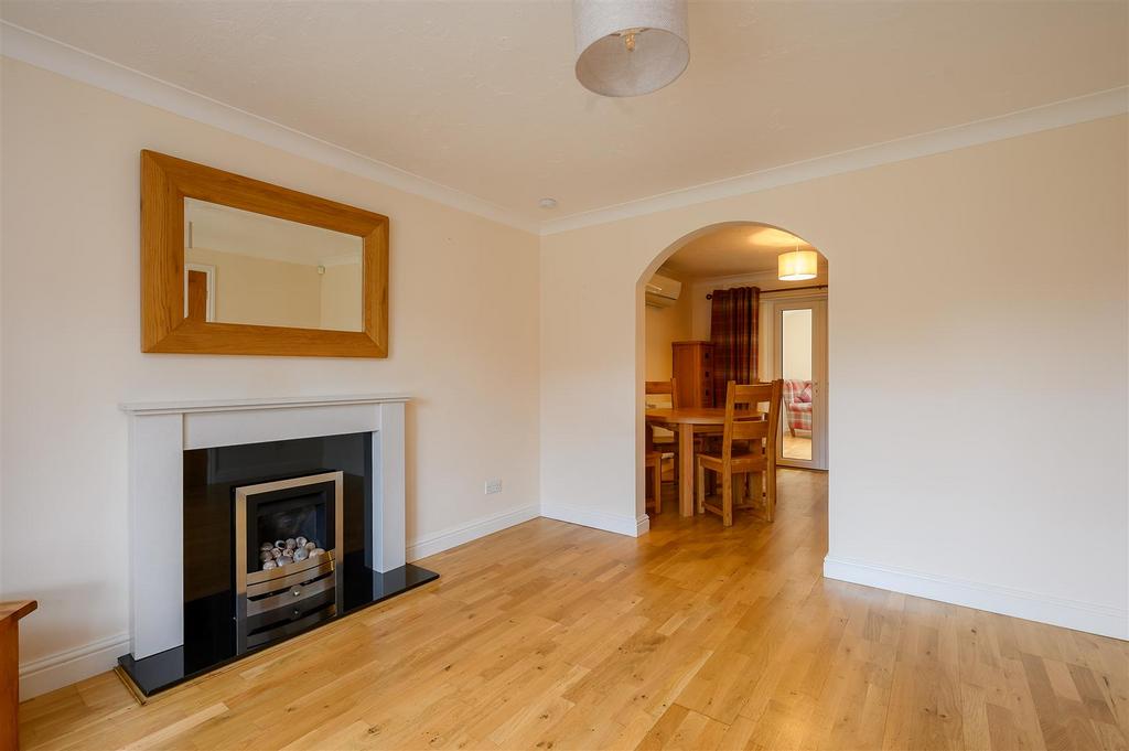 15 Copperfield Close-8[1].jpg