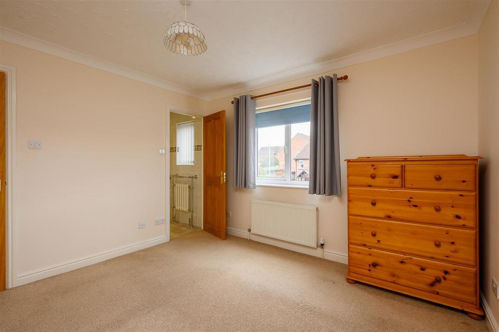 15 Copperfield Close-3[1].jpg