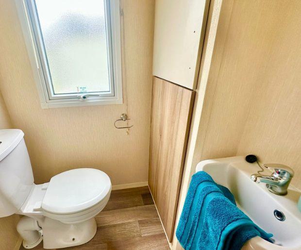 Abi Summer Breeze Bathroom At Hoburne Bashley Holi