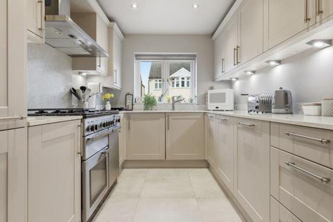 4 bedroom detached house for sale, Lynmouth Avenue, Chelmsford, CM2
