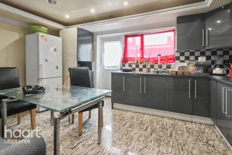 5 bedroom end of terrace house for sale, Pollard Road, Leicester