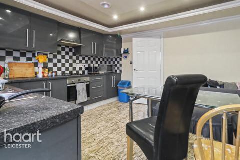 5 bedroom end of terrace house for sale, Pollard Road, Leicester