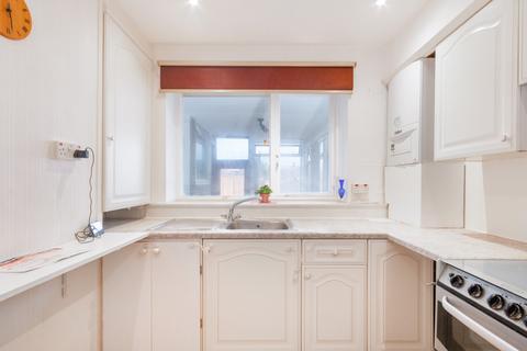 2 bedroom terraced house to rent, Whitland Road, Carshalton, SM5