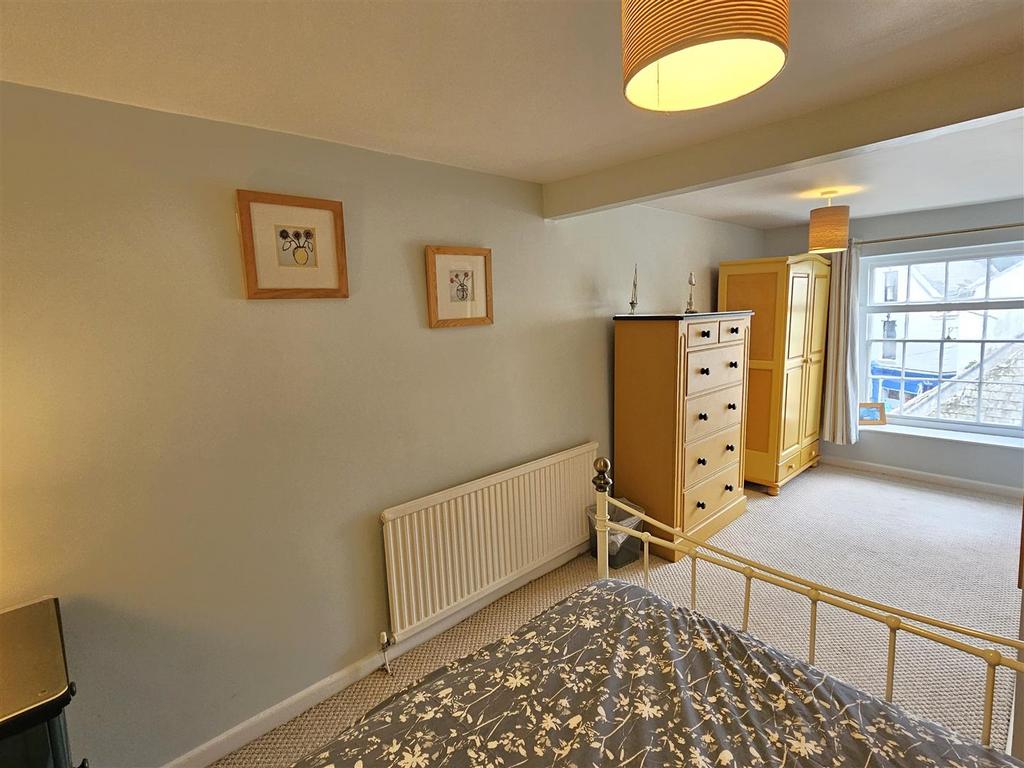 Double bedroom 2 (3).jpg