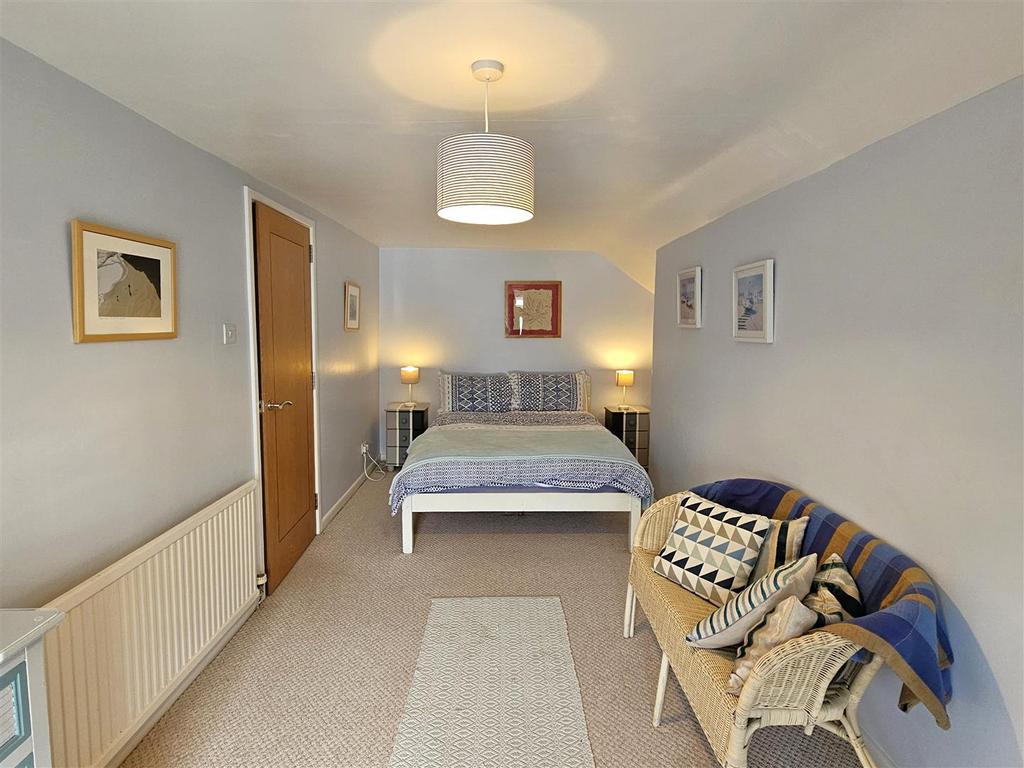 Double bedroom.jpg