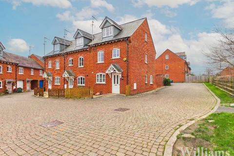 3 bedroom end of terrace house for sale - Rede Close, Aylesbury HP19