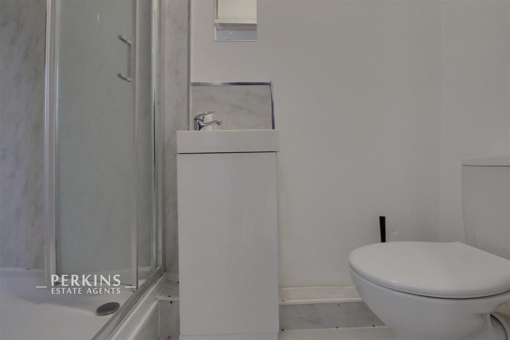 Studio3bathroom.jpg