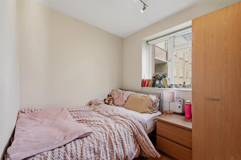 Bedroom.2.jpg