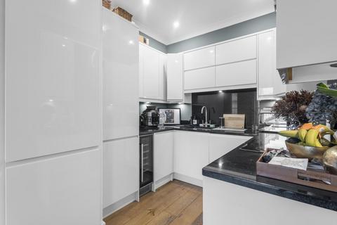 1 bedroom flat for sale, Kensington Gardens Square, London W2