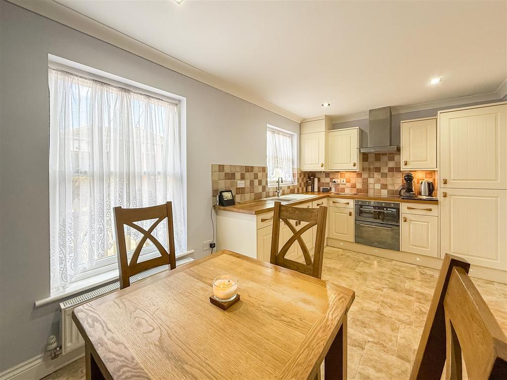 Kitchen/dining