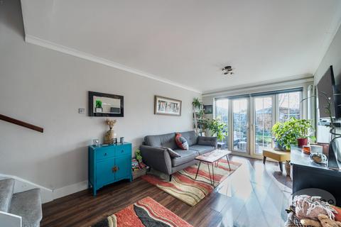 5 bedroom end of terrace house for sale, Larkfield, Cobham, Surrey, KT11