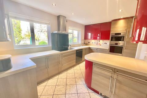 4 bedroom detached house for sale, Hampton Drive, Market Drayton, TF9