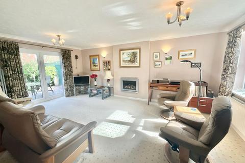 4 bedroom detached house for sale, Hampton Drive, Market Drayton, TF9