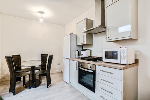 2 bedroom terraced house for sale, Wakefield Road, OSSETT