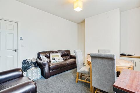2 bedroom terraced house for sale, Wakefield Road, OSSETT