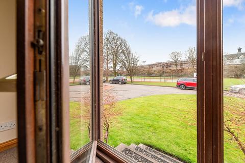 undefined, Baron's Hill Court, Linlithgow, EH49