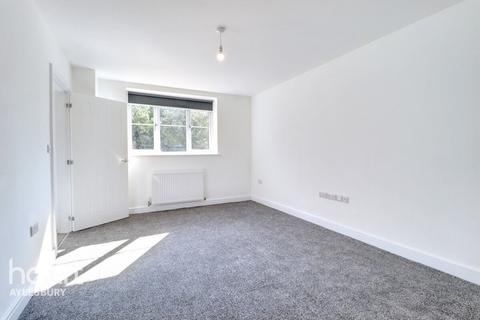 undefined, Eighth Avenue, Aylesbury