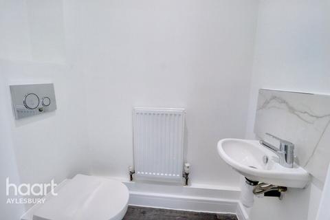 undefined, Eighth Avenue, Aylesbury