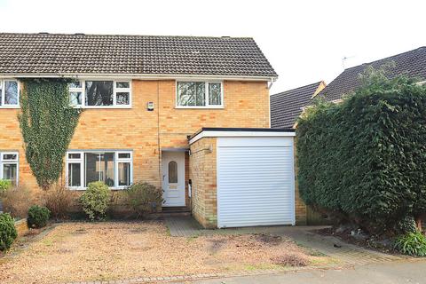 4 bedroom semi-detached house for sale - Lakeside Gardens, Farnborough GU14