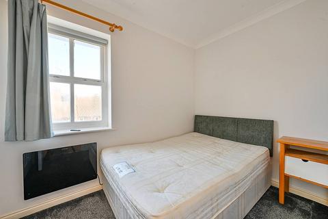 2 bedroom flat for sale, Alfred Close, Chiswick, London, W4