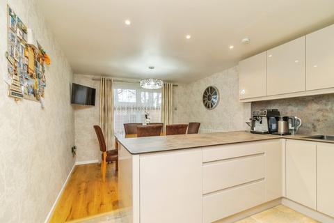 undefined, Permayne, New Bradwell, Milton Keynes, Buckinghamshire, MK13